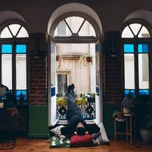 دانلود آهنگ Emir Can iğrek Balkon + ترجمه