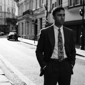 ترجمه آهنگ Mert Demir Çırılçıplak