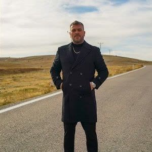 دانلود آهنگ Serkan Nişancı Eller Üzer + ترجمه